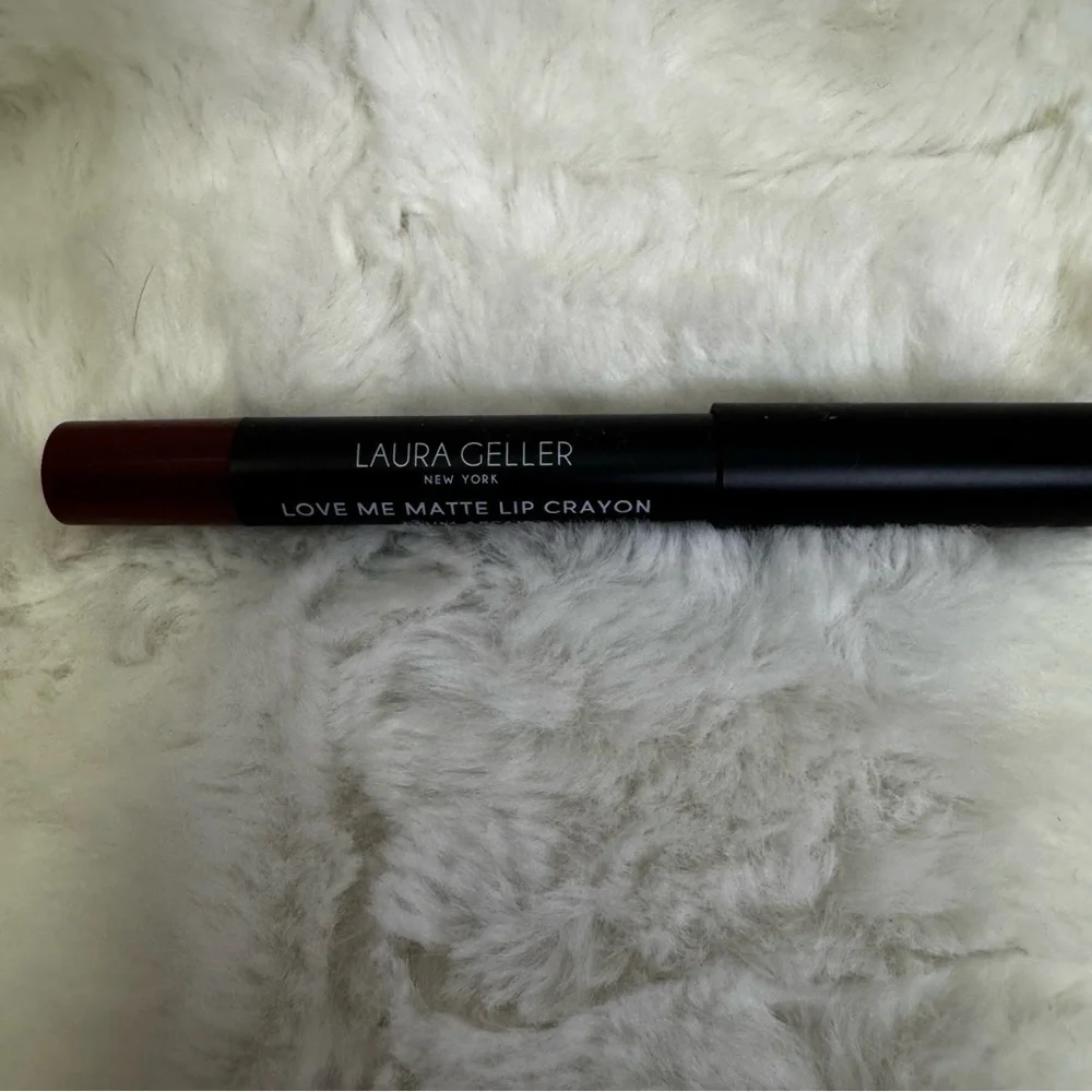 Laura Geller Love Me Matte Plum Affair Lip Crayon 0.05 oz  Long Lasting NWOB